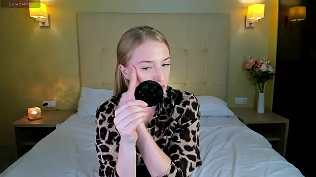 Stacy River online show from 14, 11, 2025