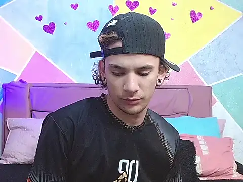 Snapshot of tylor_boy chatting on 13, 9, 2025 tylor boy online show from 13, 9, 2025