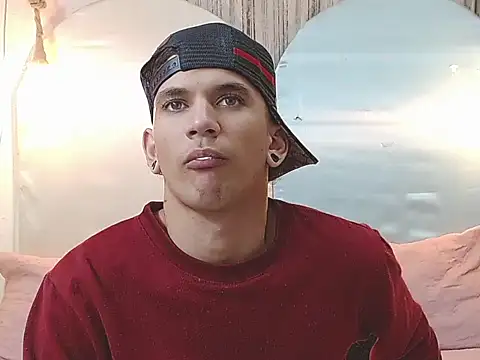 Snapshot of tylor_boy chatting on 14, 12, 2025 tylor boy online show from 14, 12, 2025