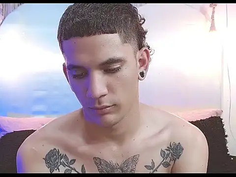 Snapshot of tylor_boy chatting on 7, 1, 2026 tylor boy online show from 7, 1, 2026