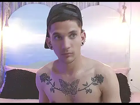 Snapshot of tylor_boy chatting on 12, 1, 2026 tylor boy online show from 12, 1, 2026