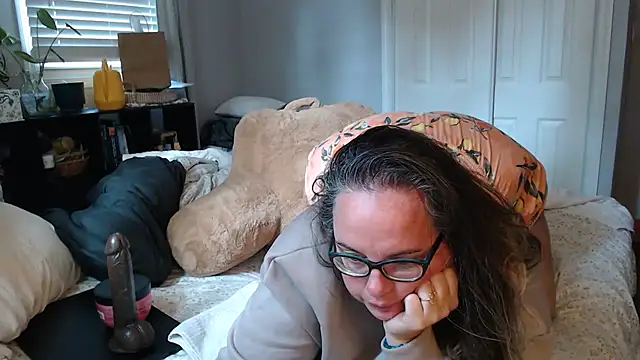 Snapshot of LauLauPAWG chatting on 29, 10, 2025 LauLauPAWG online show from 29, 10, 2025