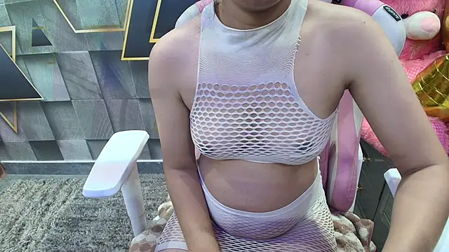 Snapshot of YourKusu chatting on 8, 11, 2025 YourKusu online show from 8, 11, 2025