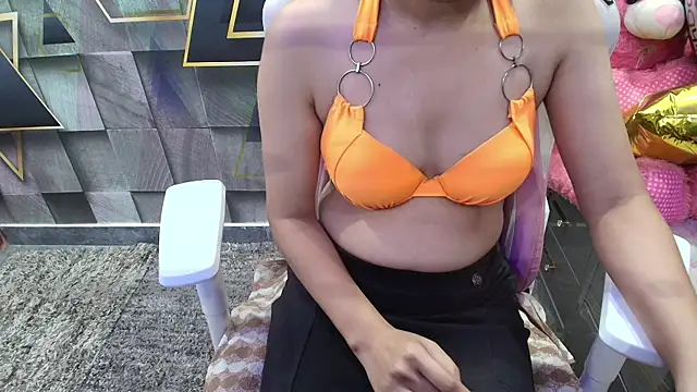 Snapshot of YourKusu chatting on 12, 11, 2025 YourKusu online show from 12, 11, 2025