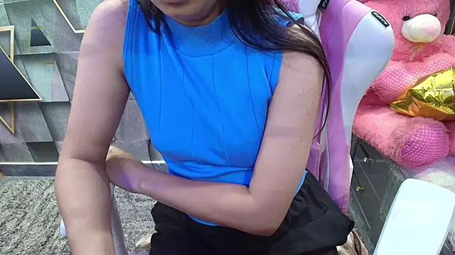 Snapshot of YourKusu chatting on 15, 11, 2025 YourKusu online show from 15, 11, 2025