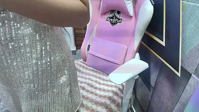 Snapshot of YourKusu chatting on 29, 11, 2025 YourKusu online show from 29, 11, 2025