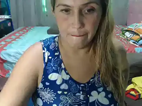 Snapshot of mom_son_dirty chatting on 4, 12, 2024 mom son dirty online show from 4, 12, 2024