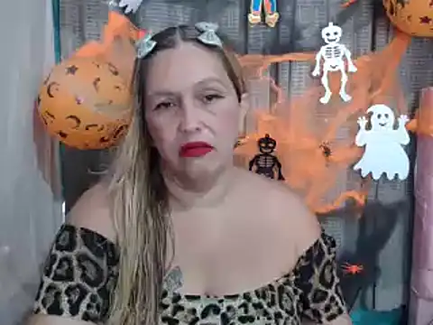 Snapshot of mom_son_dirty chatting on 15, 10, 2025 mom son dirty online show from 15, 10, 2025
