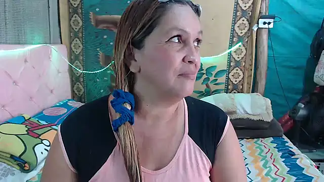 mom son dirty online show from 16, 11, 2025