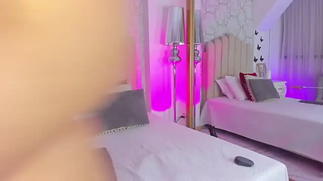 PollyGrey  online show from 14, 1, 2025