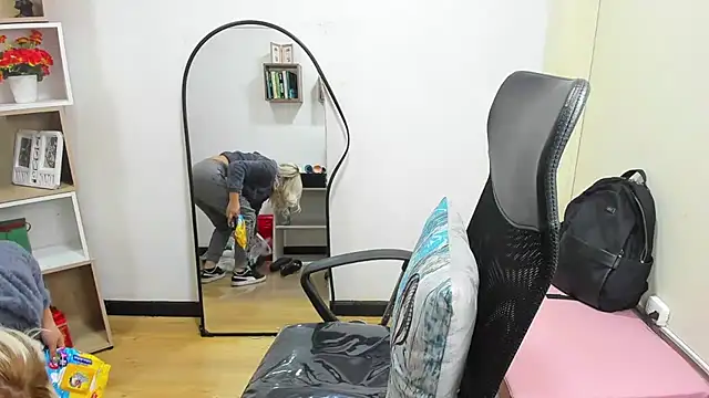 ConstansBlonde online show from 30, 1, 2025