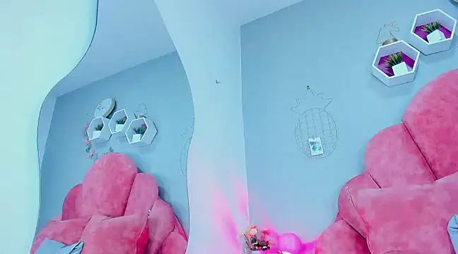 StefanyWilliams  online show from 21, 1, 2025