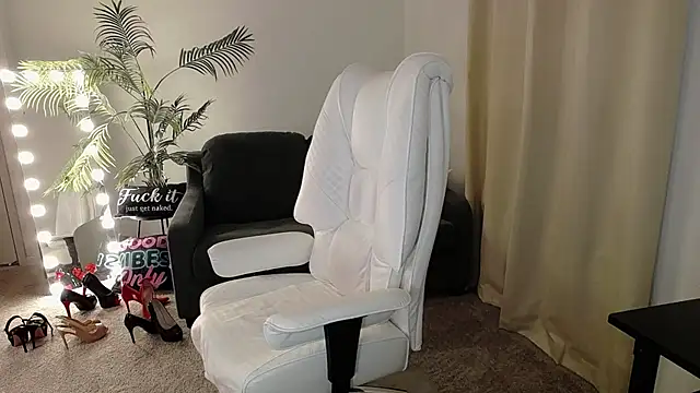 YourMarthaMayer online show from 28, 1, 2025