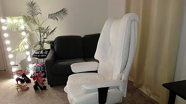 YourMarthaMayer online show from 3, 2, 2025