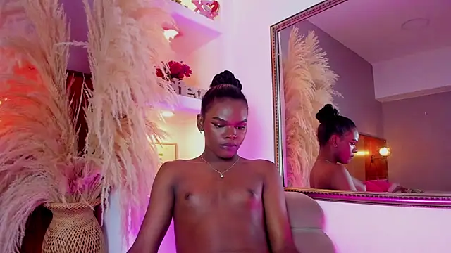 Snapshot of CamiEstrada chatting on 31, 1, 2025 CamiEstrada online show from 31, 1, 2025