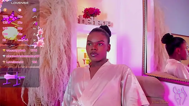 Snapshot of CamiEstrada chatting on 2, 2, 2025 CamiEstrada online show from 2, 2, 2025