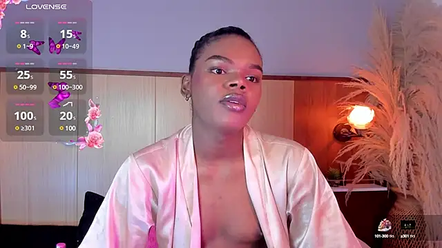 Snapshot of CamiEstrada chatting on 7, 2, 2025 CamiEstrada online show from 7, 2, 2025