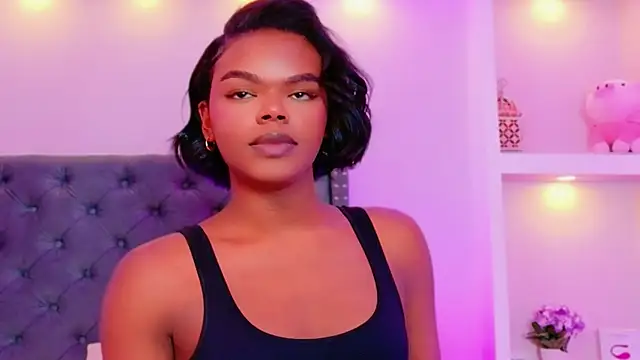 Snapshot of CamiEstrada chatting on 15, 9, 2025 CamiEstrada online show from 15, 9, 2025