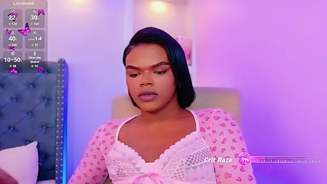 Snapshot of CamiEstrada chatting on 18, 9, 2025 CamiEstrada online show from 18, 9, 2025