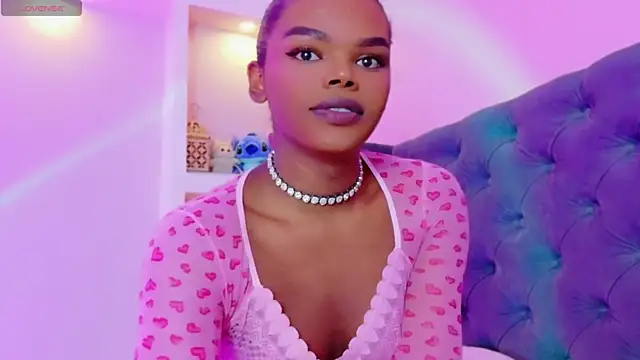 Snapshot of CamiEstrada chatting on 18, 10, 2025 CamiEstrada online show from 18, 10, 2025