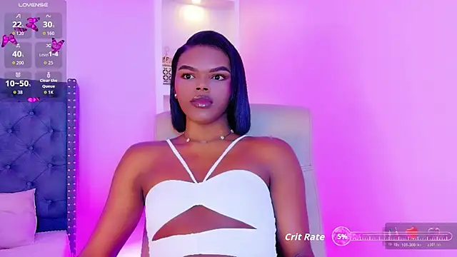 Snapshot of CamiEstrada chatting on 14, 11, 2025 CamiEstrada online show from 14, 11, 2025