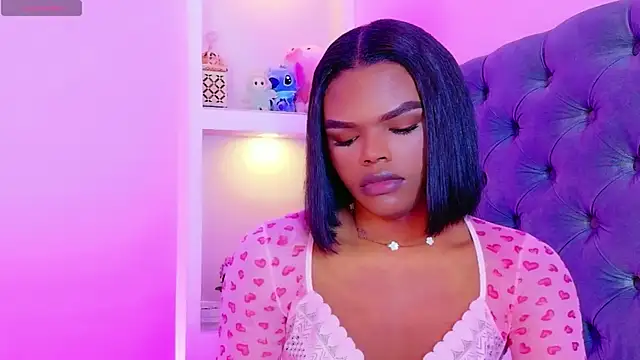 Snapshot of CamiEstrada chatting on 23, 11, 2025 CamiEstrada online show from 23, 11, 2025