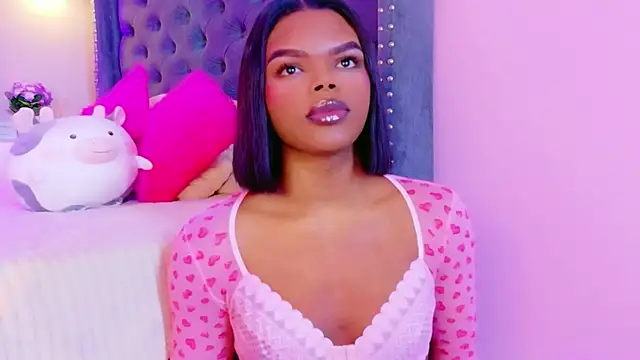 Snapshot of CamiEstrada chatting on 29, 11, 2025 CamiEstrada online show from 29, 11, 2025