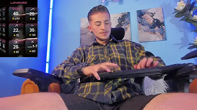 Snapshot of _hairybeard_ chatting on 13, 3, 2025 hairybeard online show from 13, 3, 2025