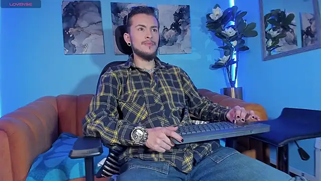 Snapshot of _hairybeard_ chatting on 13, 9, 2025 hairybeard online show from 13, 9, 2025