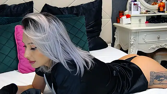 IssaSmith online show from 16, 1, 2025