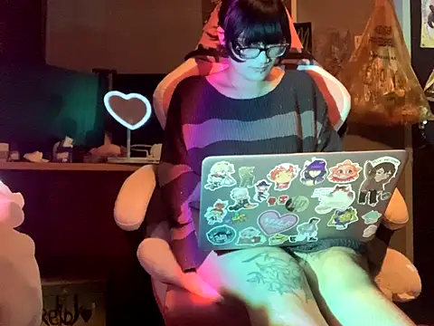 Snapshot of space_g1rl chatting on 7, 11, 2025 space g1rl online show from 7, 11, 2025