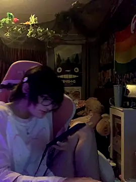 Snapshot of space_g1rl chatting on 8, 11, 2025 space g1rl online show from 8, 11, 2025