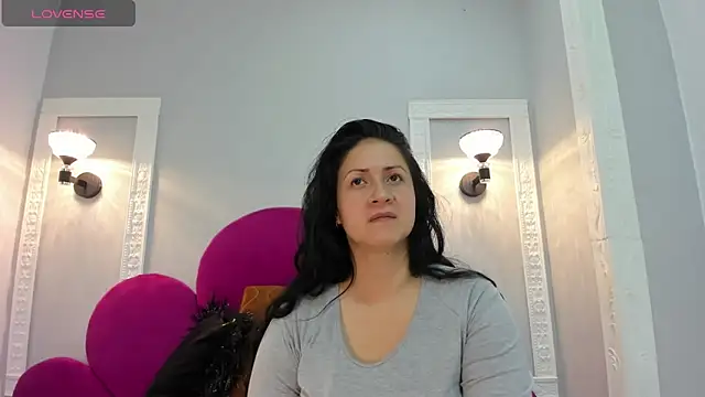Ambber moon online show from 27, 2, 2025