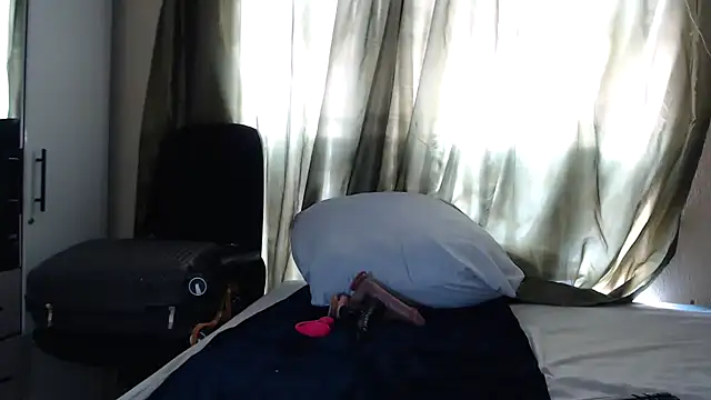 Foxybrownxx1 online show from 12, 1, 2026