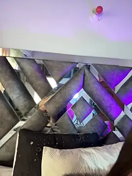 LylaLee111 online show from 24, 2, 2025