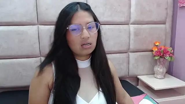 Miaa Smiith  online show from 7, 2, 2025