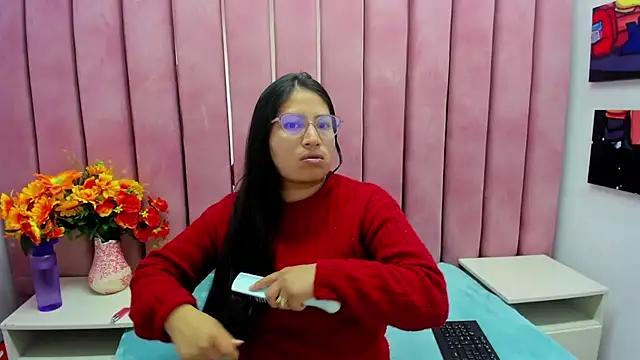 Miaa Smiith  online show from 2, 10, 2025