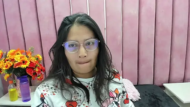 Miaa Smiith  online show from 24, 10, 2025