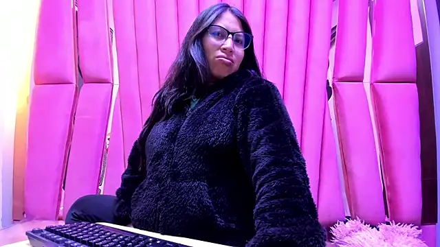 Snapshot of Miaa_Smiith_ chatting on 15, 7, 2026 Miaa Smiith online show from 15, 7, 2026