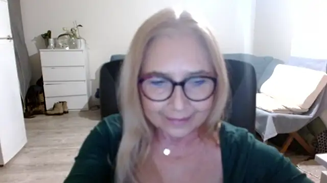 sofia xkiss online show from 28, 1, 2025