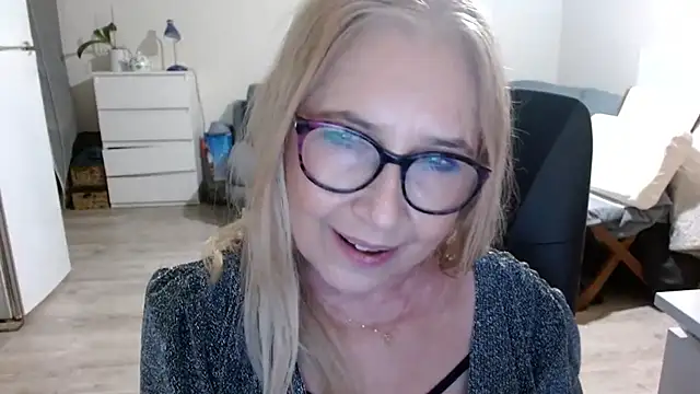 sofia xkiss online show from 12, 2, 2025