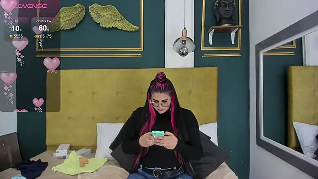 Snapshot of BellaPeers_ chatting on 5, 1, 2025 BellaPeers online show from 5, 1, 2025