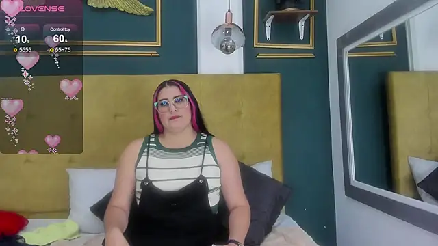 Snapshot of BellaPeers_ chatting on 7, 1, 2025 BellaPeers online show from 7, 1, 2025