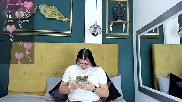 Snapshot of BellaPeers_ chatting on 4, 2, 2025 BellaPeers online show from 4, 2, 2025