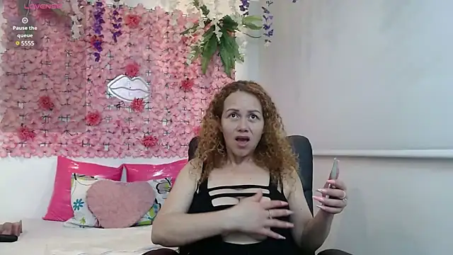 BLONDE SEXYHOT online show from 25, 1, 2025