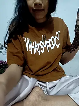 Snapshot of catreena chatting on 18, 10, 2025 catreena online show from 18, 10, 2025