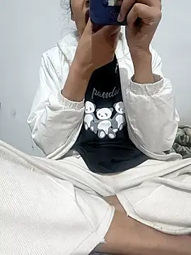 Snapshot of catreena chatting on 22, 11, 2025 catreena online show from 22, 11, 2025