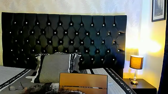 sasha fox00 online show from 15, 1, 2025