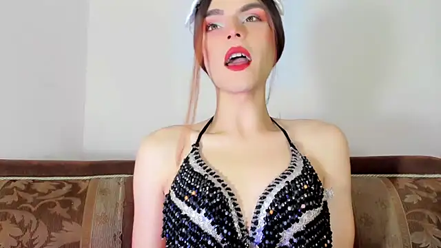Snapshot of TatiGil chatting on 9, 10, 2025 TatiGil online show from 9, 10, 2025