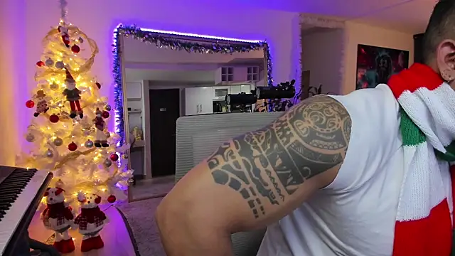 aaroncolombia online show from 7, 12, 2024